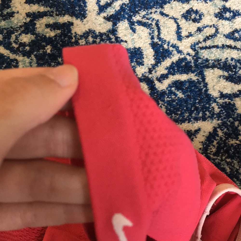 Nike top - Picture 3 of 5